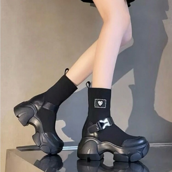 Sock shoes/ Gothic - Picture 3 of 4